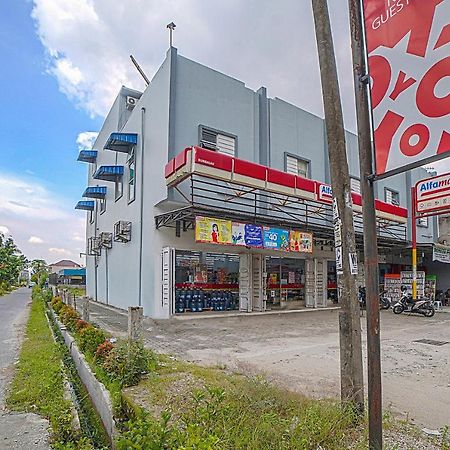 Oyo 90637 Rumah Ni Karo Medan Zewnętrze zdjęcie