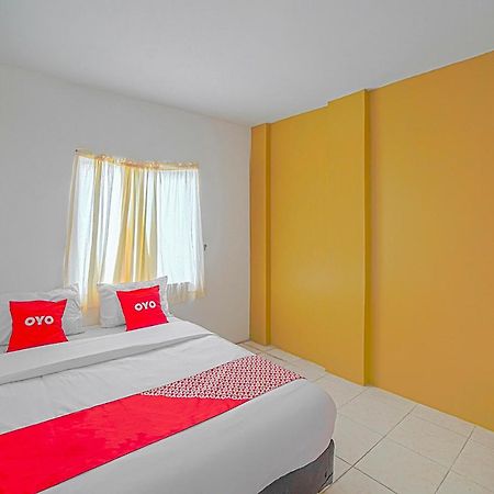 Oyo 90637 Rumah Ni Karo Medan Zewnętrze zdjęcie