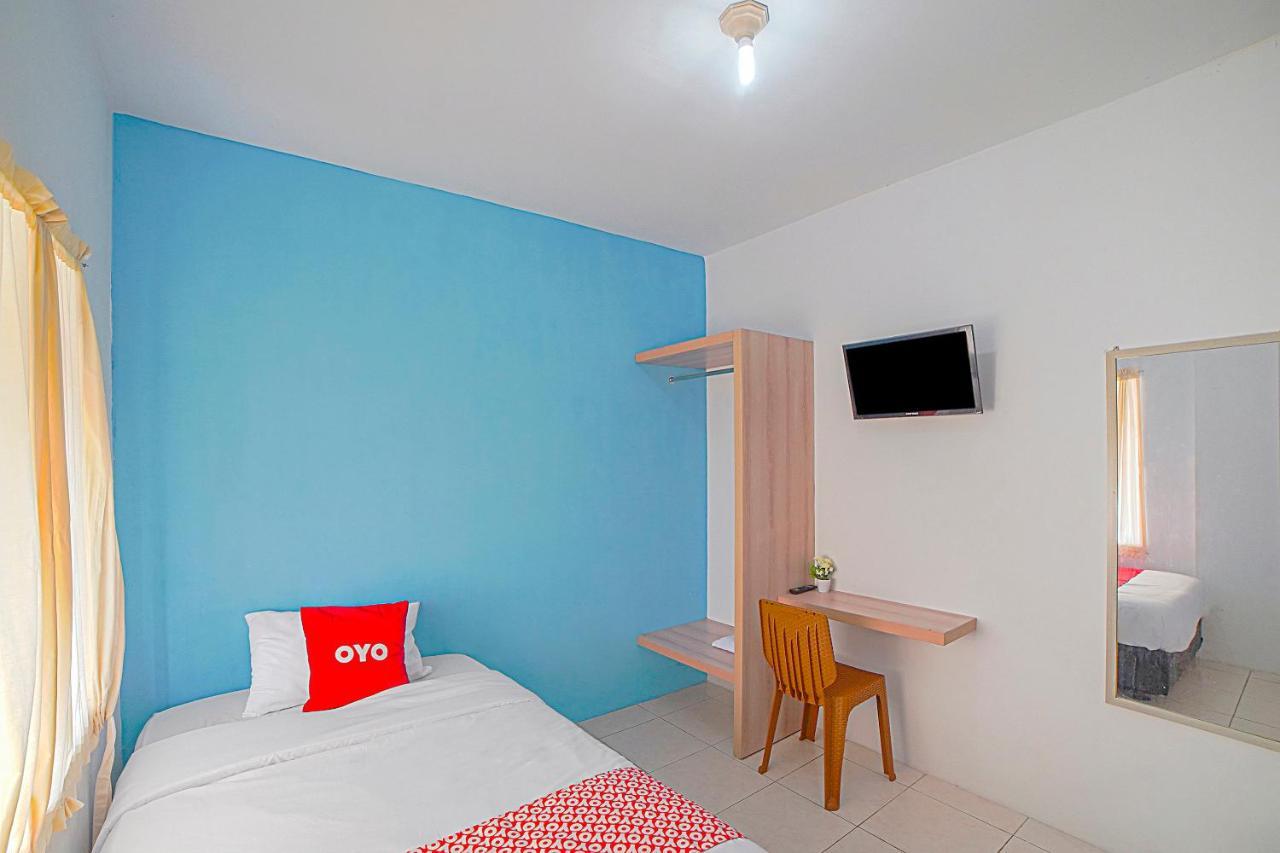 Oyo 90637 Rumah Ni Karo Medan Zewnętrze zdjęcie