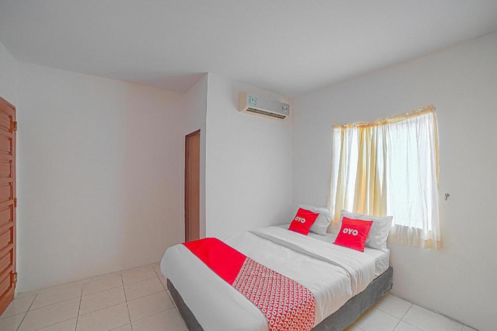 Oyo 90637 Rumah Ni Karo Medan Zewnętrze zdjęcie